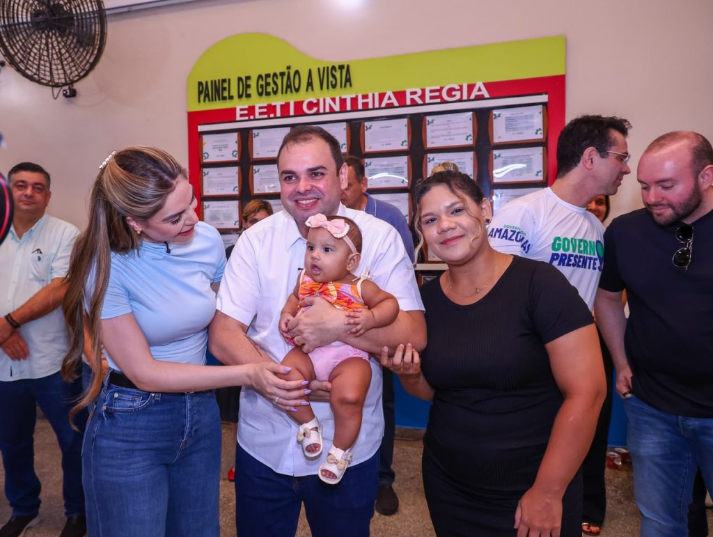 Governador-Roberto-Cidade-acompanha-acao-de-cirurgias-ginecologicas-e-reforca-compromisso-com-a-saude-da-mulher-2_Foto-Divulgacao-Secom-1024×771-1