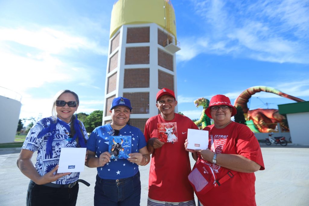 UGPE_FESTIVAL-DE-PARINTINS_VISITA-GUIADA-CRD2-MARIA-PEREIRA-MORADORA-E-JOELISSON-NUNES-VISITANTE_FOTO-PAULA-PESSOA_UGPE-1024×683-1